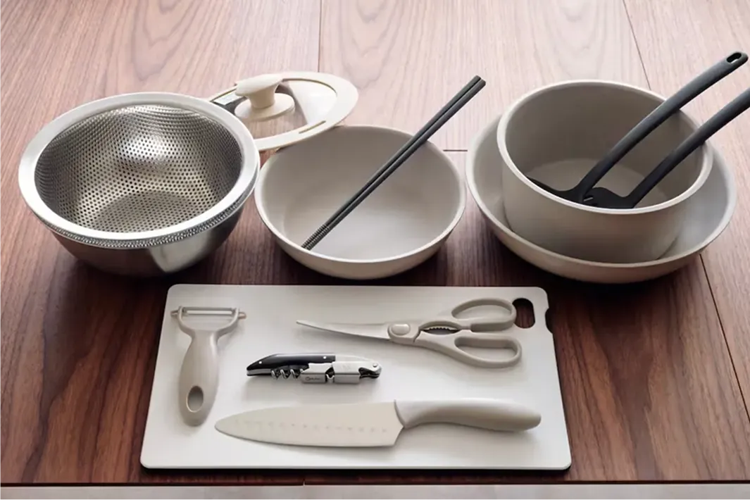 鍋・フライパン・包丁などの調理器具