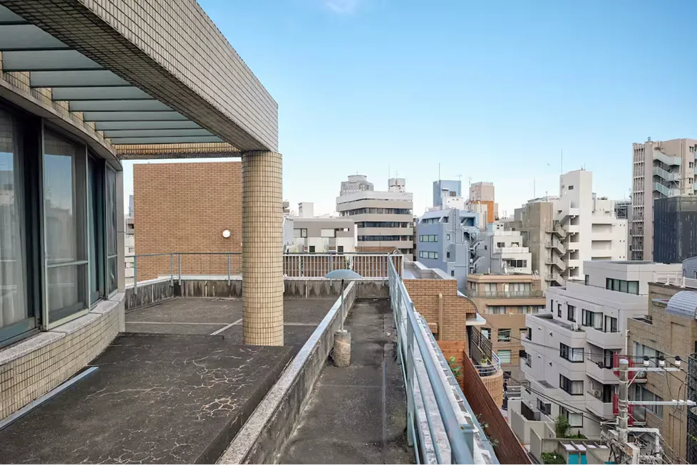 ルーフトップバルコニーから望む渋谷の街並み